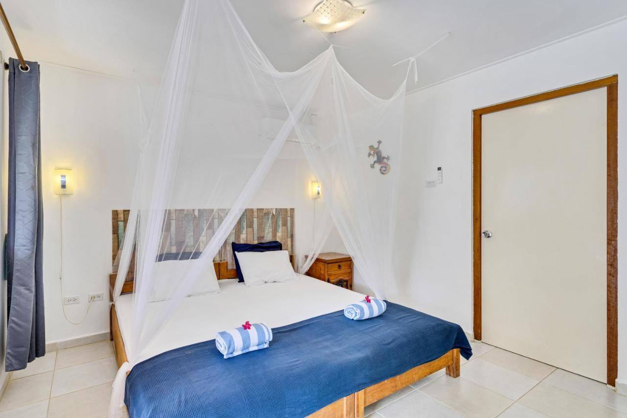 Tropical Divers Resort 克拉伦代克 外观 照片
